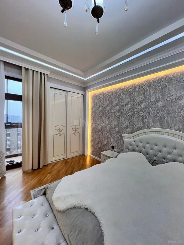 Satılır 2 otaqlı mənzil 93 m²