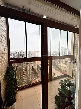 Satılır 2 otaqlı mənzil 93 m²