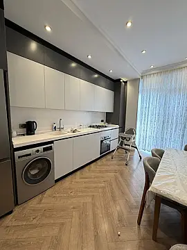 Satılır 4 otaqlı mənzil 130 m² — Bakı, Həzi Aslanov qəs. 4 otaq 130.00 m²