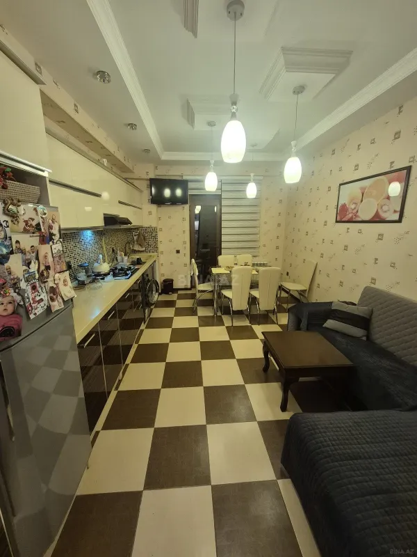 Kirayə verilir 3 otaqlı mənzil 140 m²