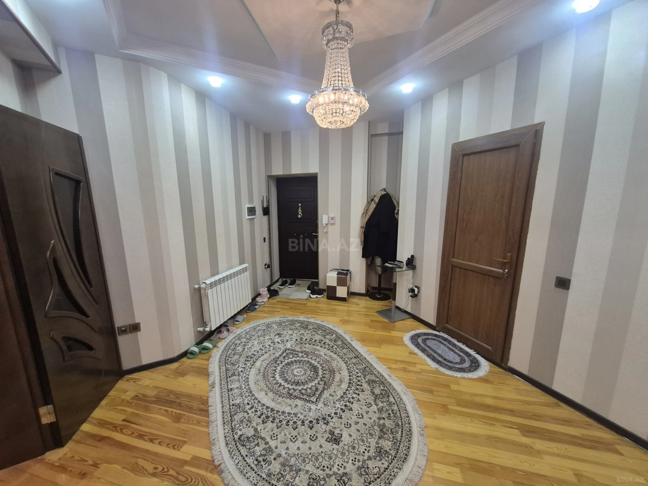 Kirayə verilir 3 otaqlı mənzil 140 m²