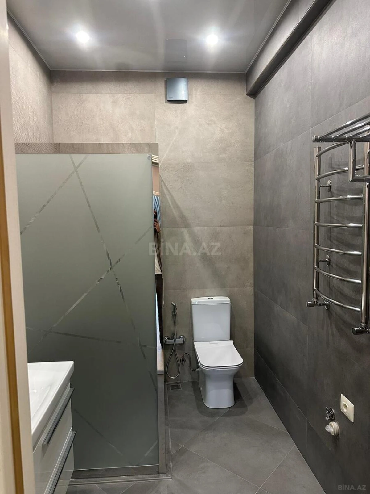 Satılır 3 otaqlı mənzil 171 m²