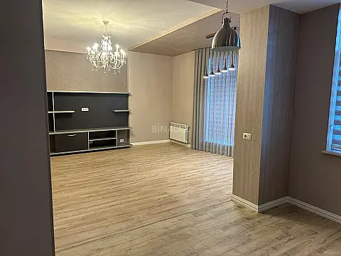 Satılır 3 otaqlı mənzil 171 m²