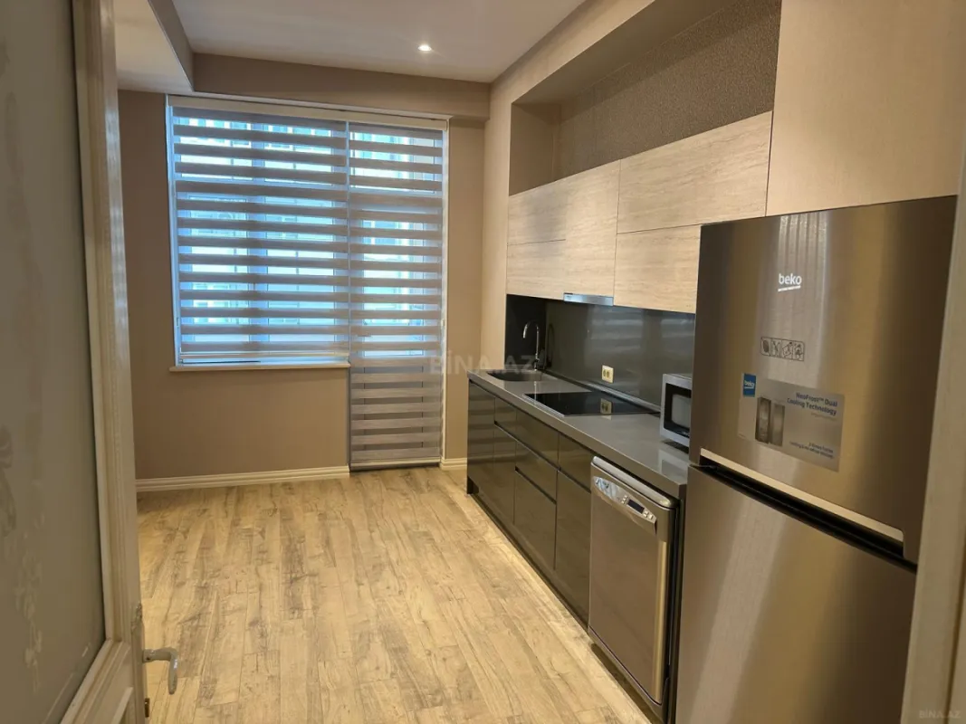 Satılır 3 otaqlı mənzil 171 m²