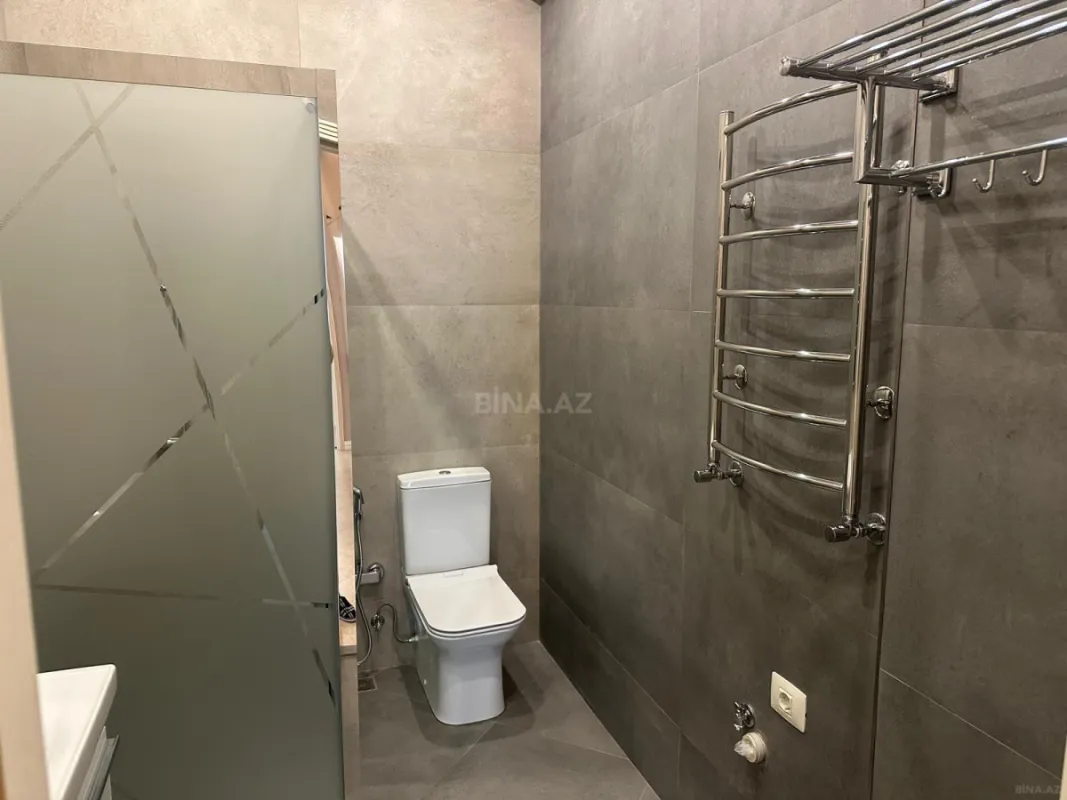 Satılır 3 otaqlı mənzil 171 m²