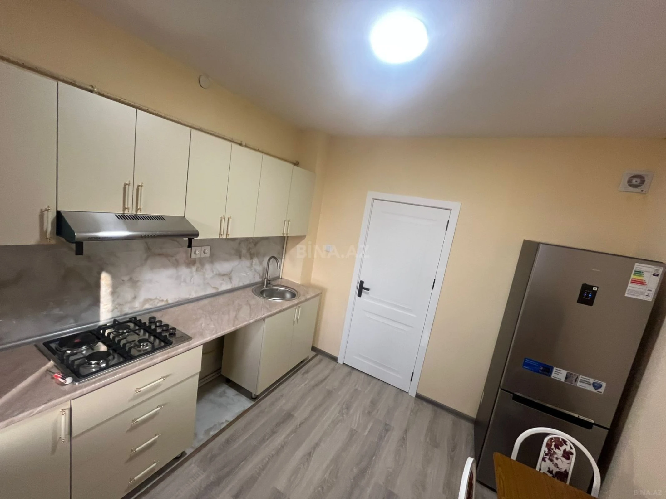 Kirayə verilir 3 otaqlı mənzil 79 m²