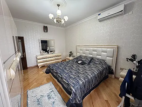 Satılır 3 otaqlı mənzil 135 m²
