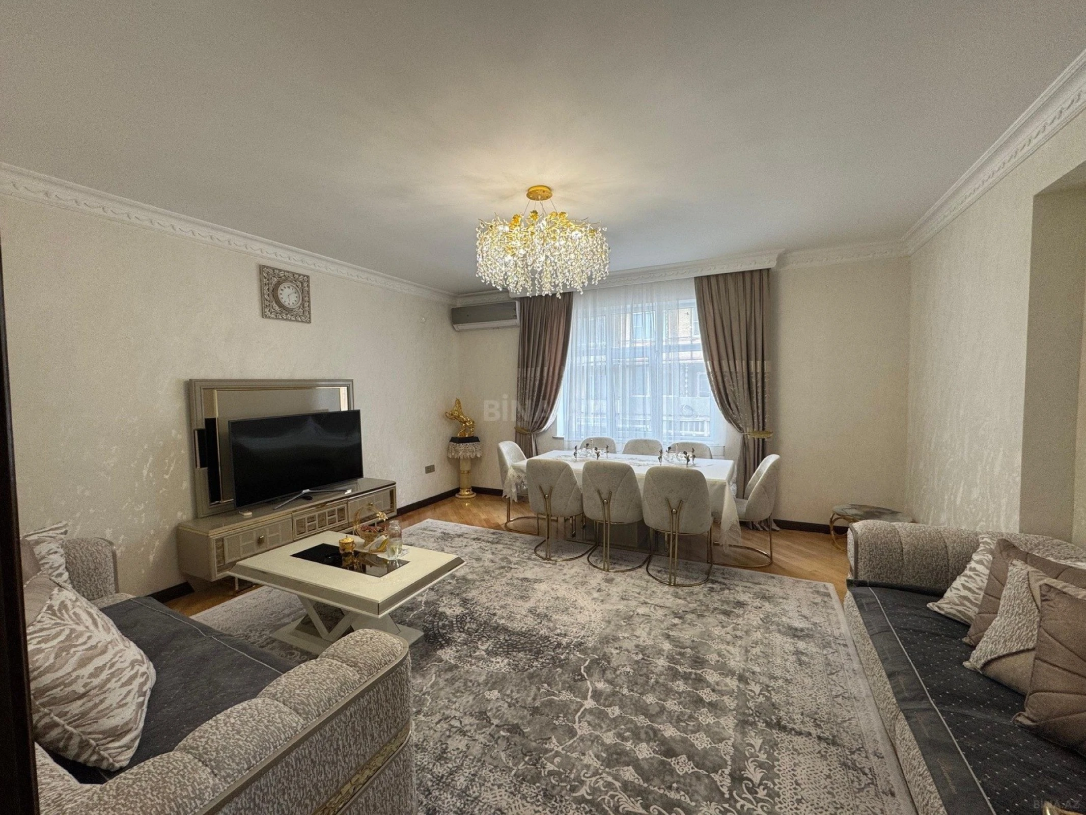 Satılır 3 otaqlı mənzil 135 m²