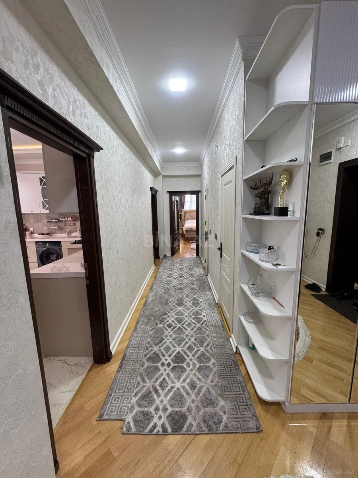 Satılır 3 otaqlı mənzil 135 m²
