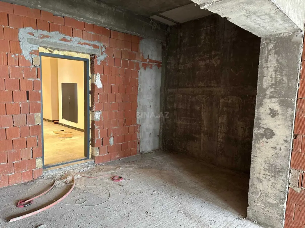 Satılır 3 otaqlı mənzil 118 m²