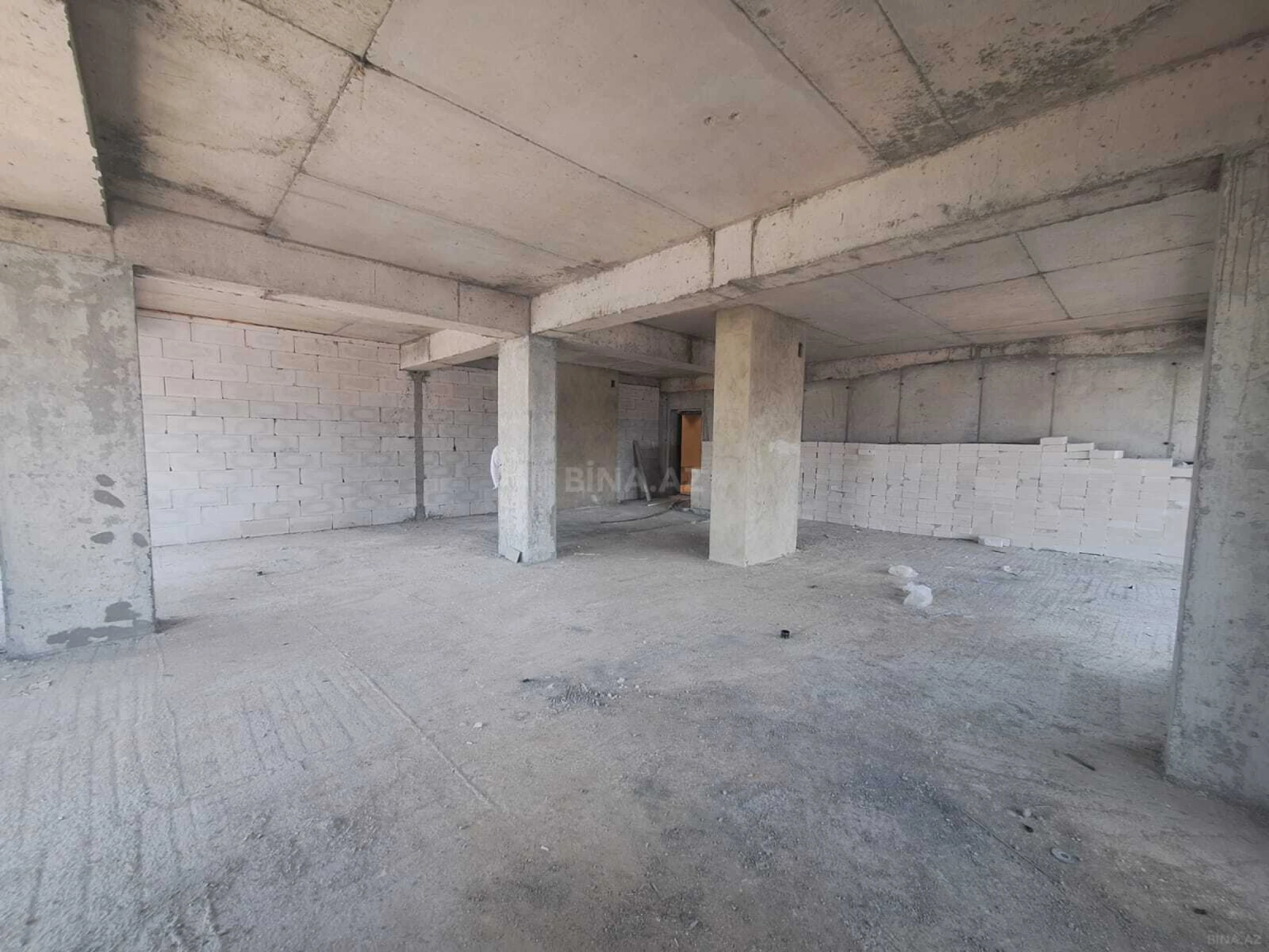 Satılır 2 otaqlı mənzil 91 m²