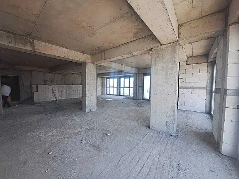 Satılır 2 otaqlı mənzil 91 m²