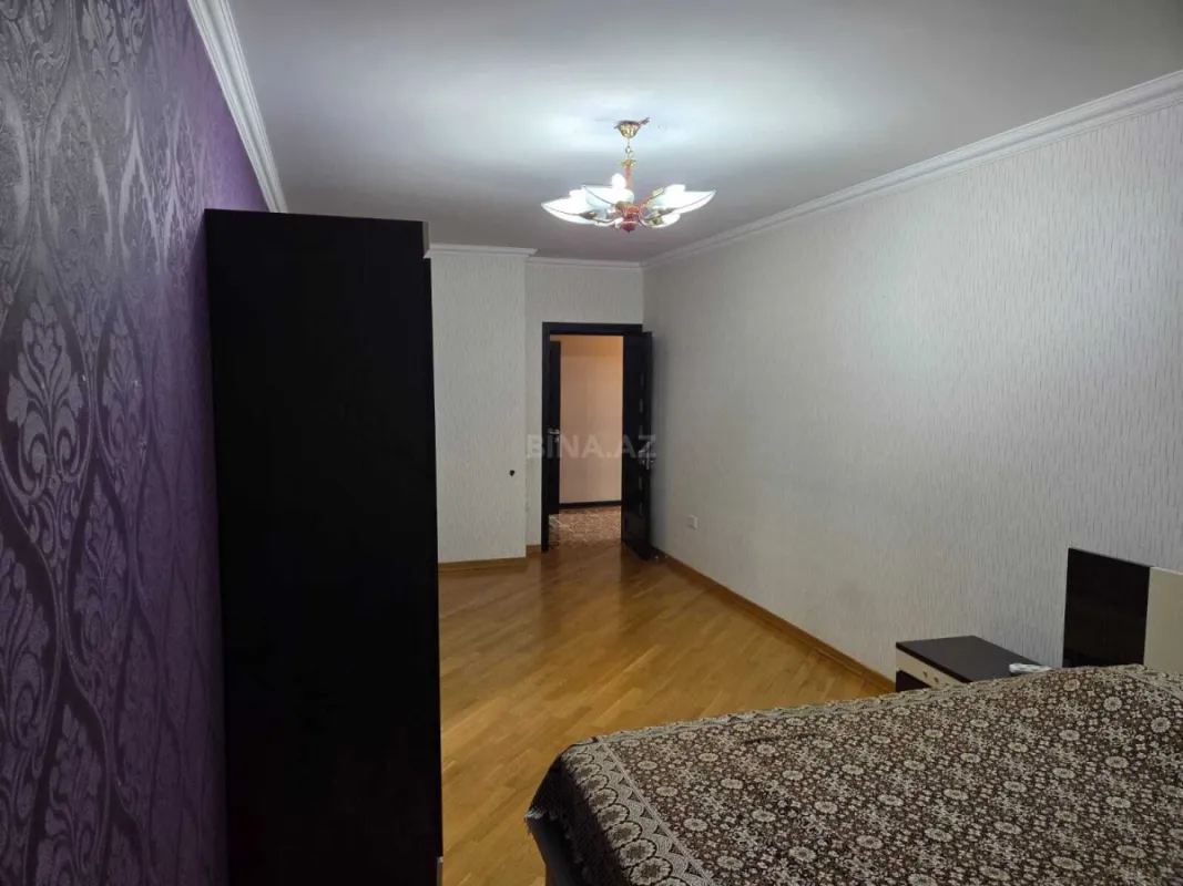 Kirayə verilir 2 otaqlı mənzil 104 m²