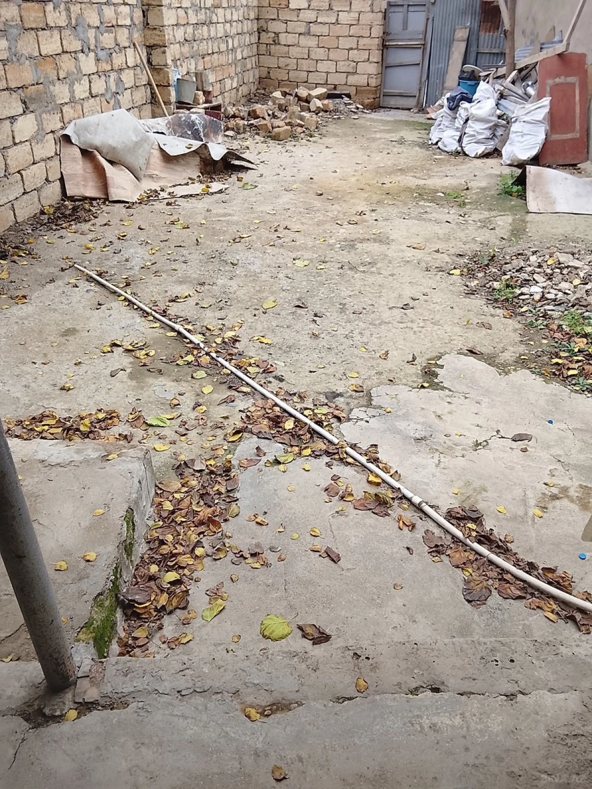 Satılır 3 otaqlı həyət evi 200 m²