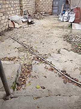 Satılır 3 otaqlı həyət evi 200 m²