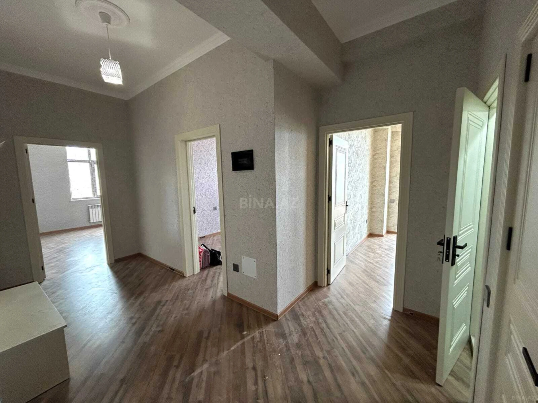 Kirayə verilir 2 otaqlı mənzil 82 m²