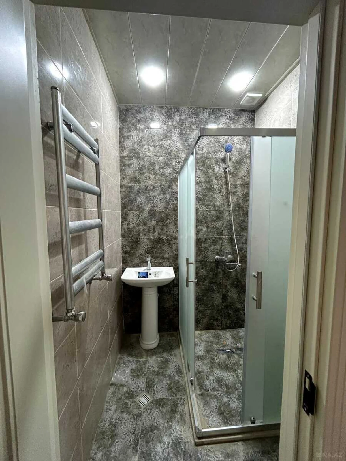 Kirayə verilir 2 otaqlı mənzil 82 m²