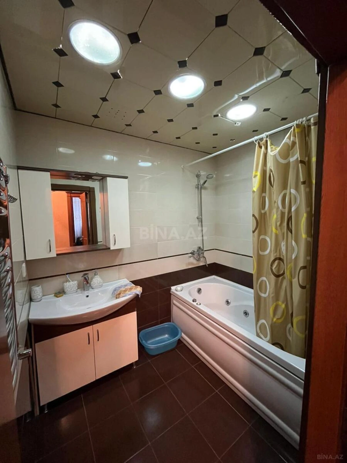 Kirayə verilir 2 otaqlı mənzil 95 m²