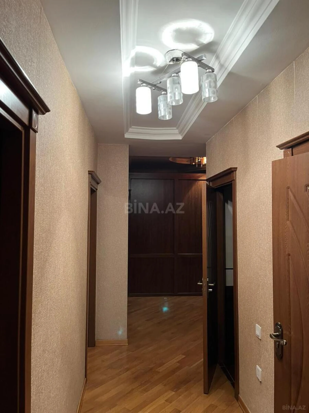 Kirayə verilir 2 otaqlı mənzil 95 m²