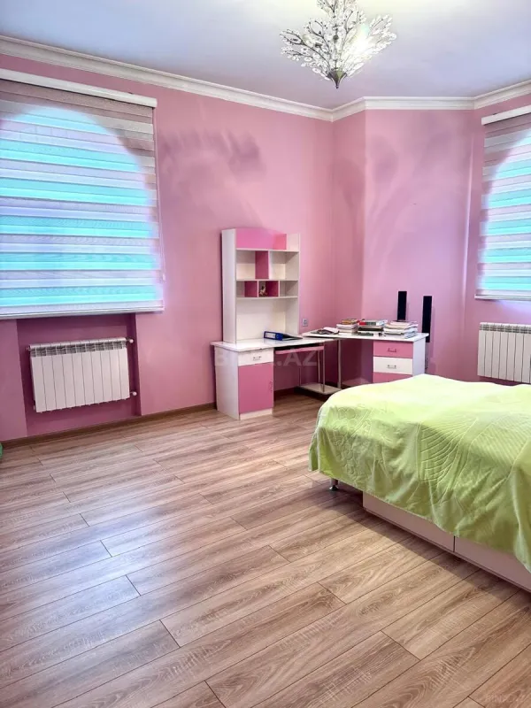 Satılır 8 otaqlı həyət evi 500 m²