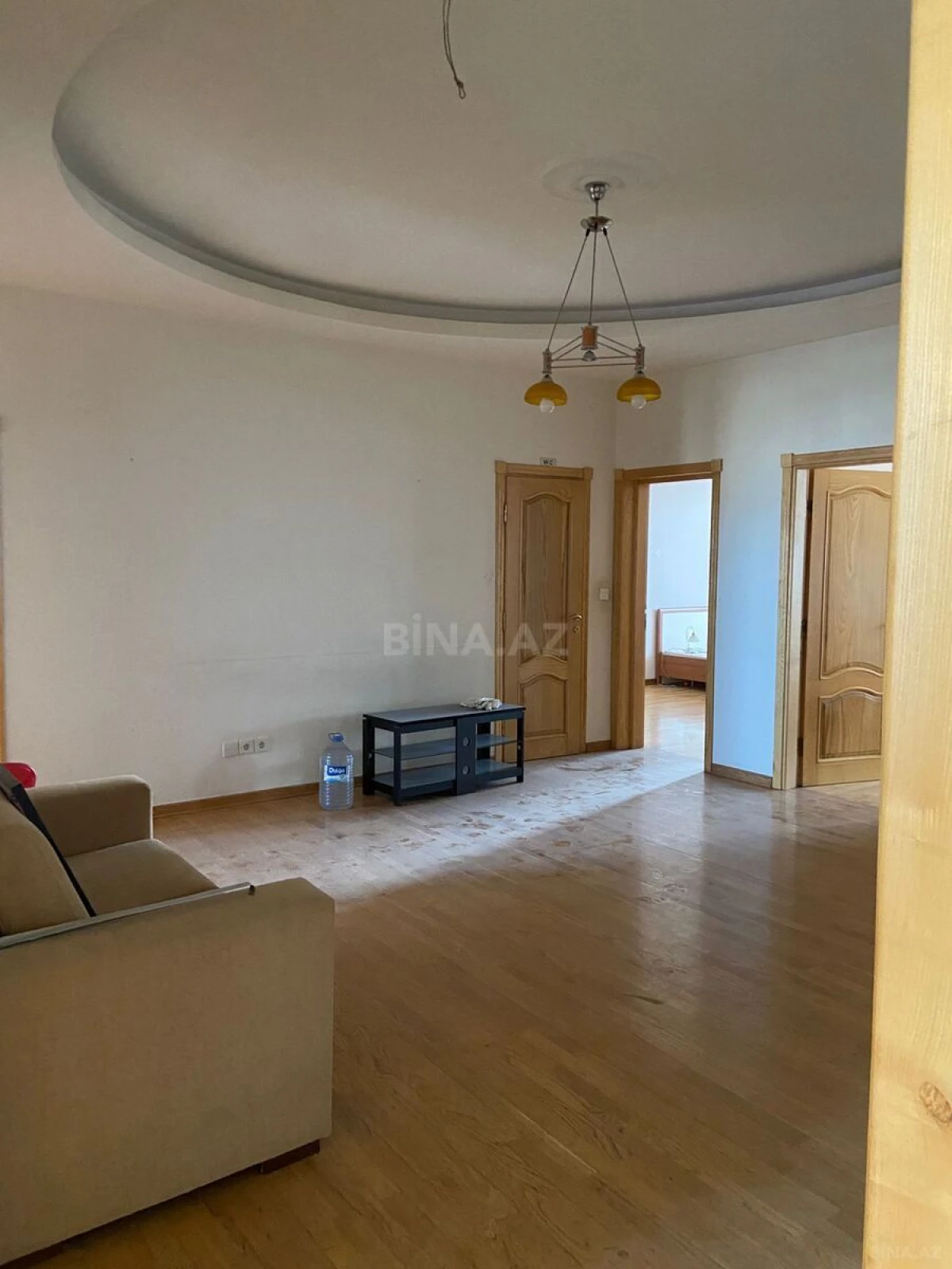 Satılır 4 otaqlı mənzil 190 m²