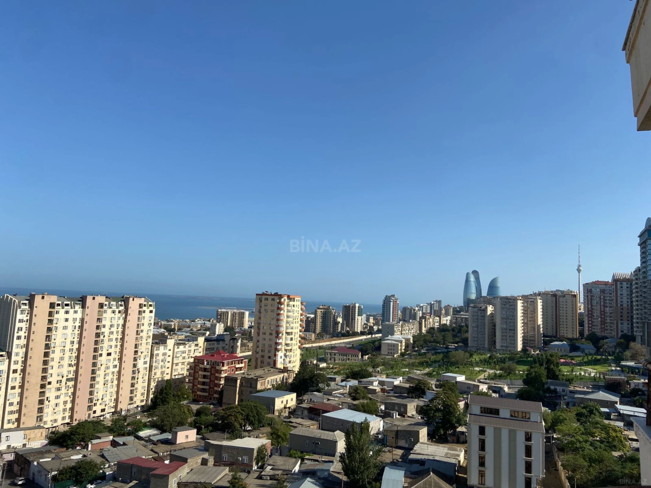 Satılır 4 otaqlı mənzil 190 m²