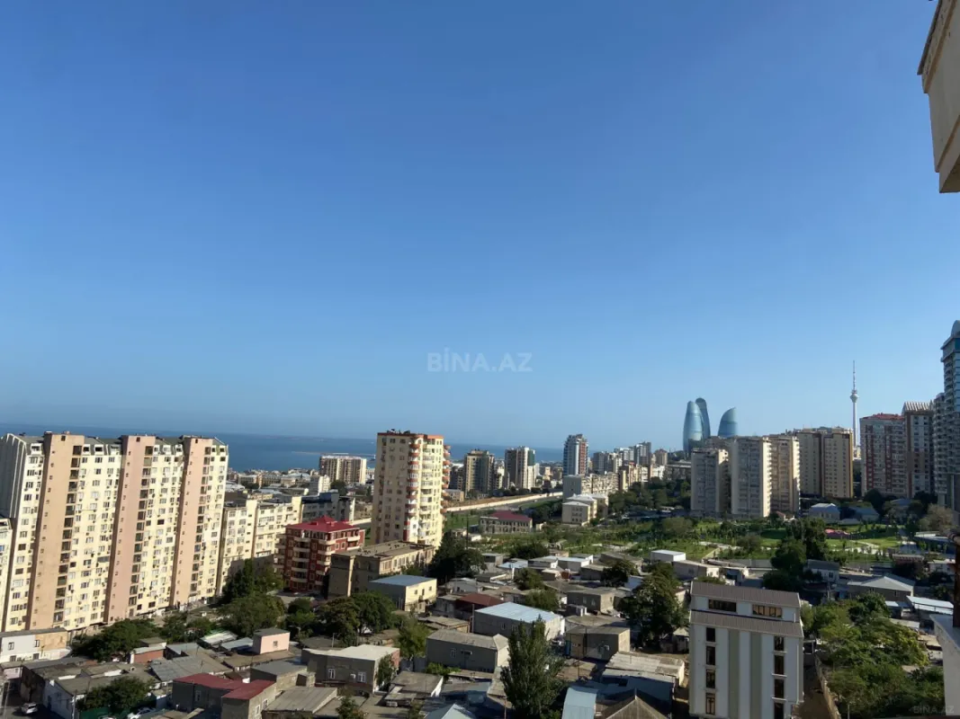 Satılır 4 otaqlı mənzil 190 m²