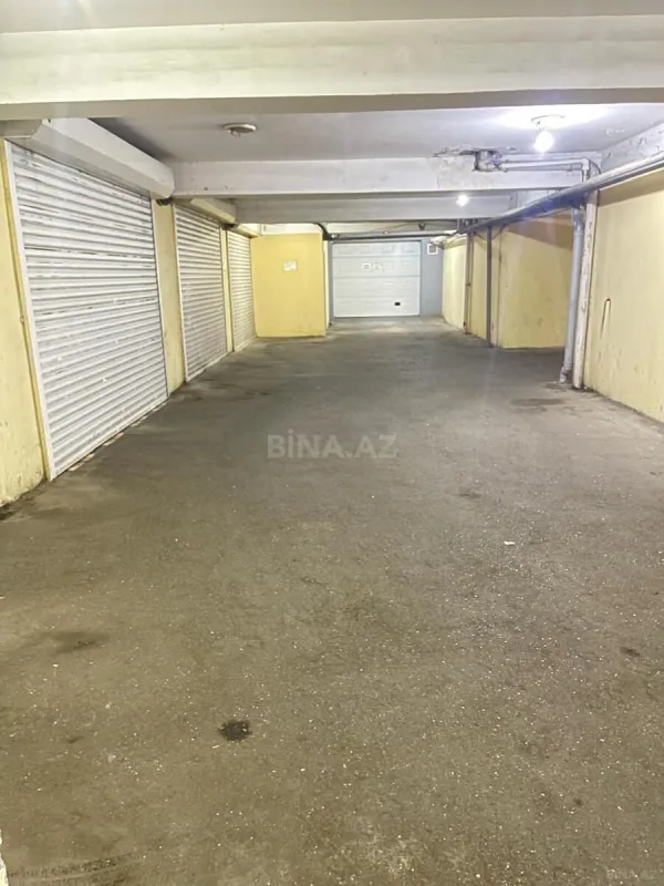 Satılır 4 otaqlı mənzil 190 m²