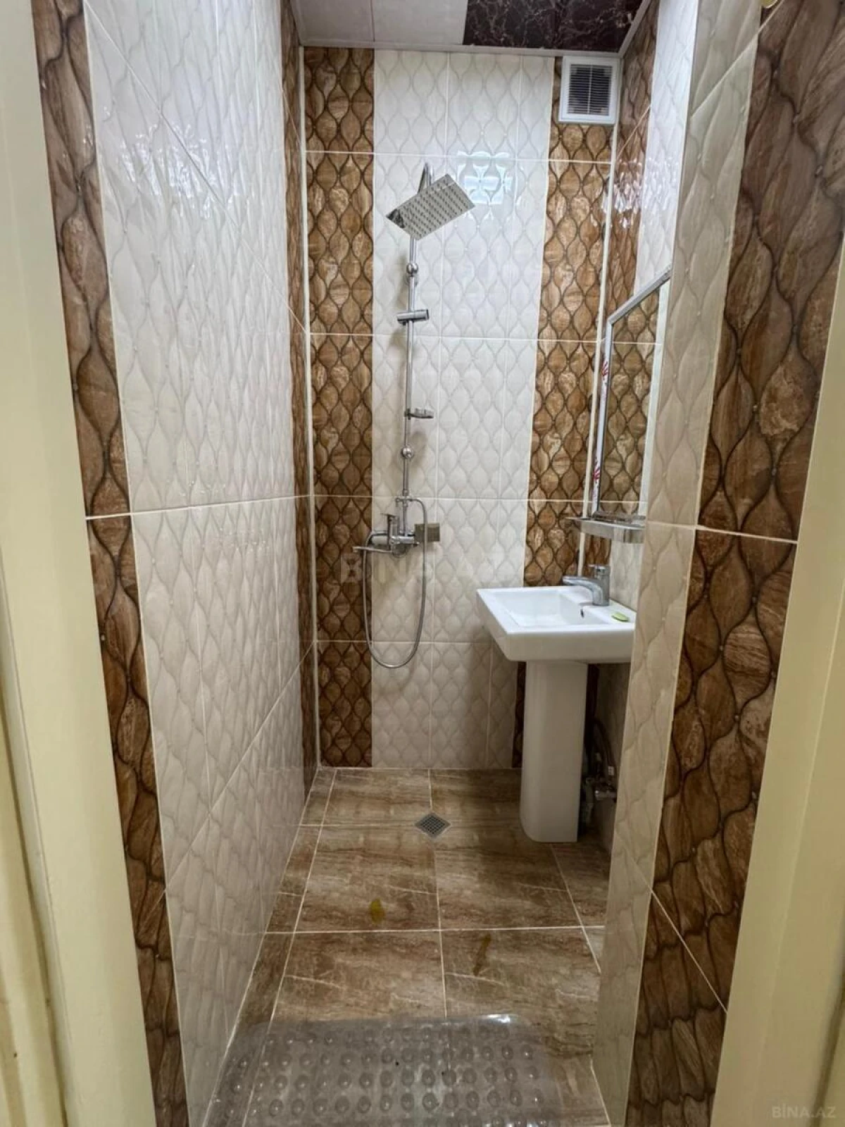 Kirayə verilir 2 otaqlı mənzil 60 m²