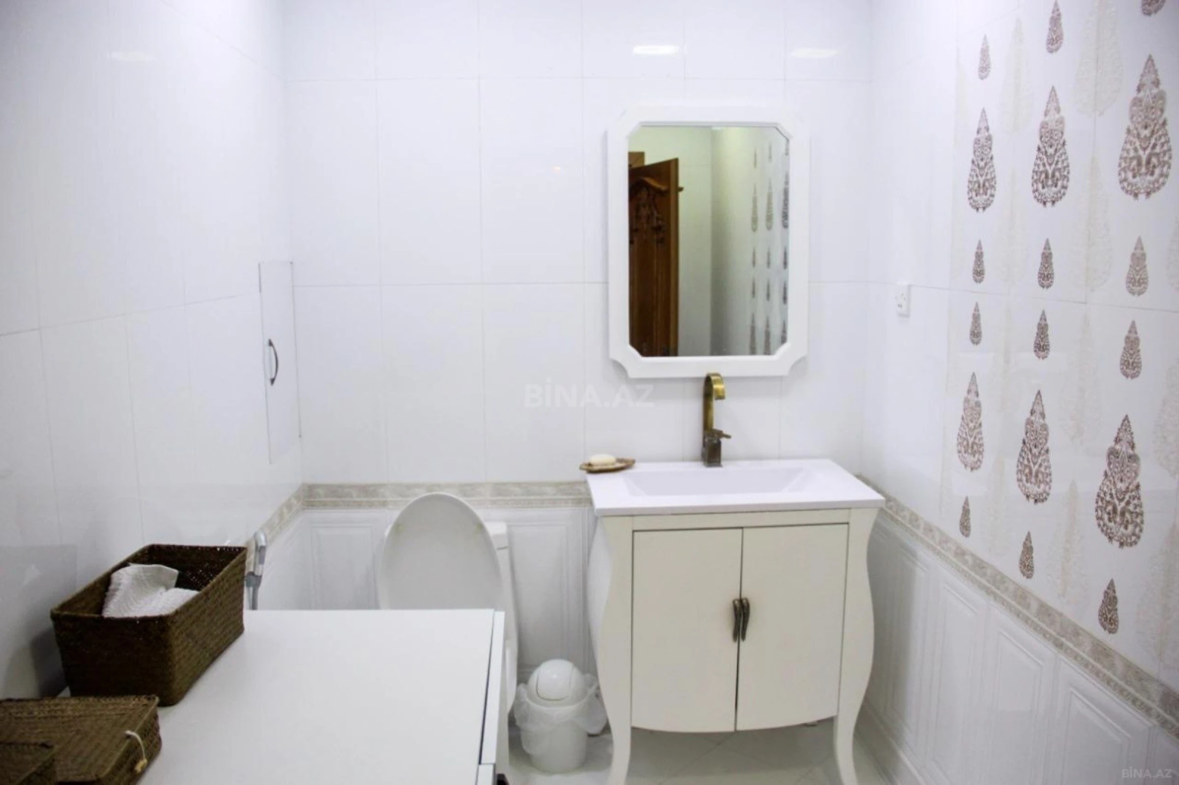 Kirayə verilir 3 otaqlı mənzil 156 m²