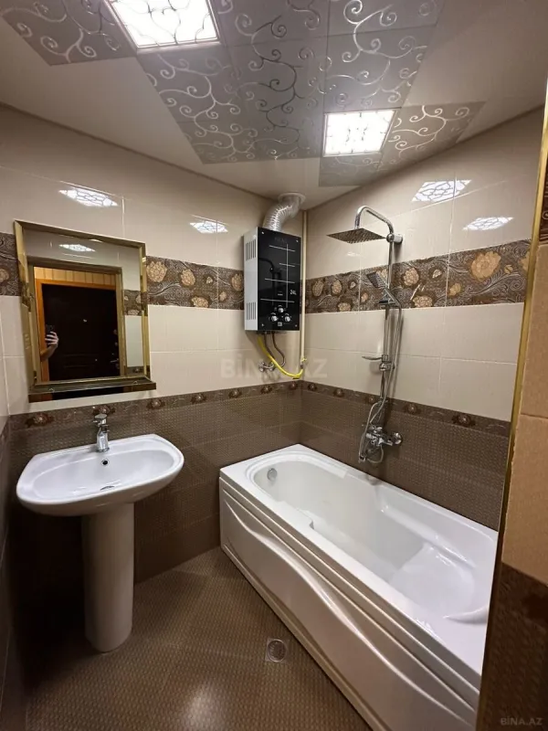 Kirayə verilir 2 otaqlı mənzil 88 m²