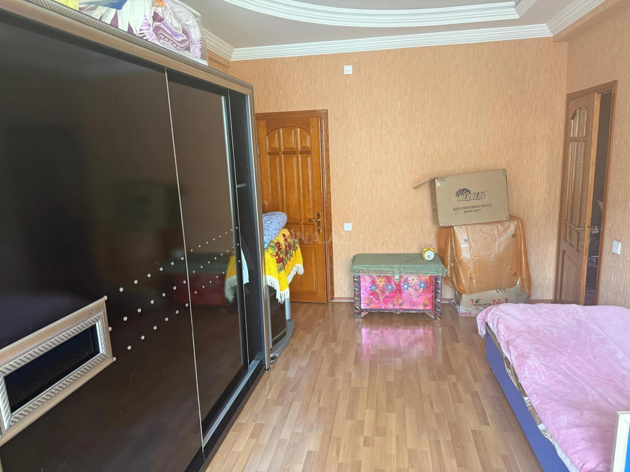 Satılır 4 otaqlı mənzil 158 m²