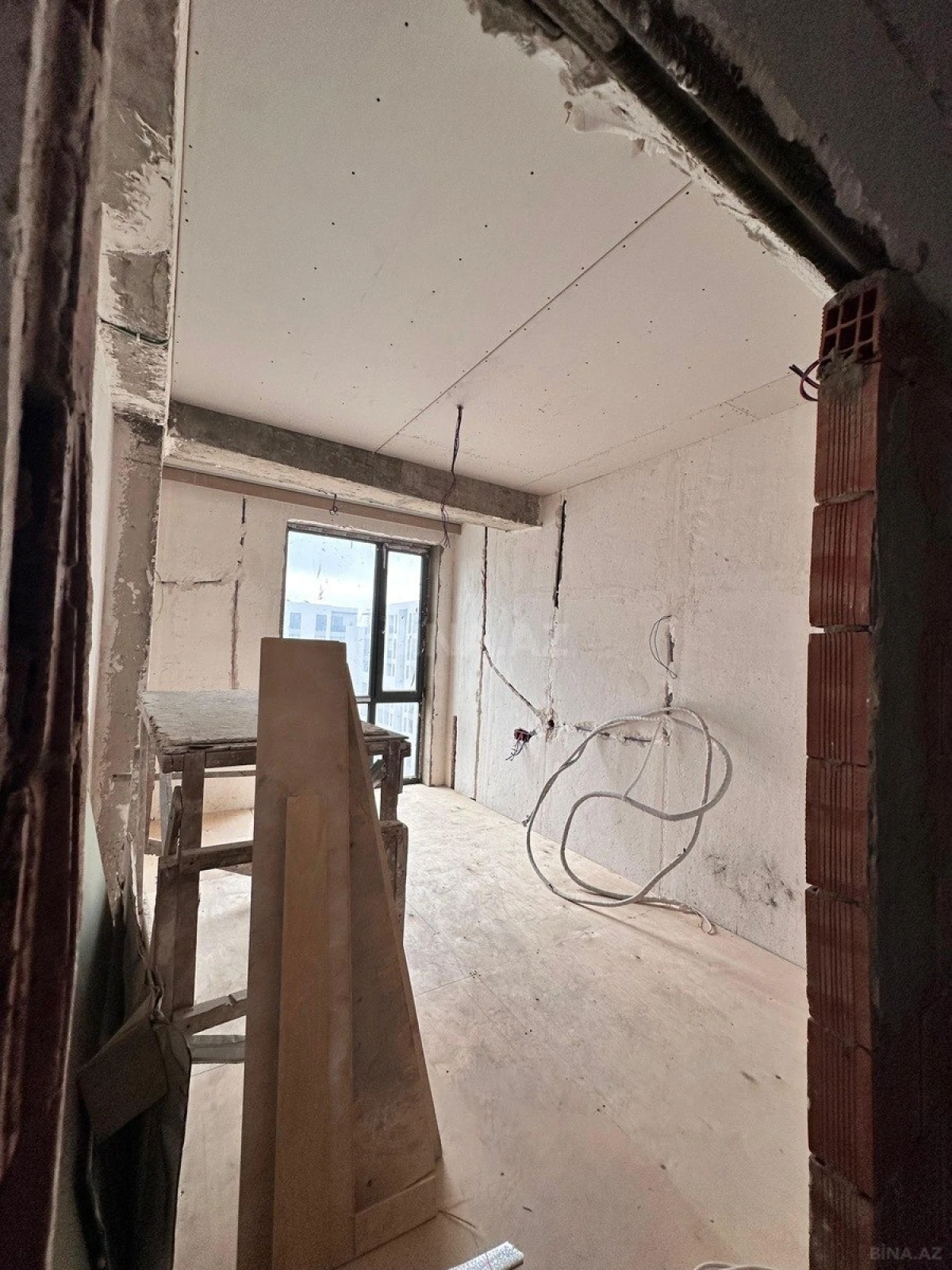 Satılır 3 otaqlı mənzil 100 m²