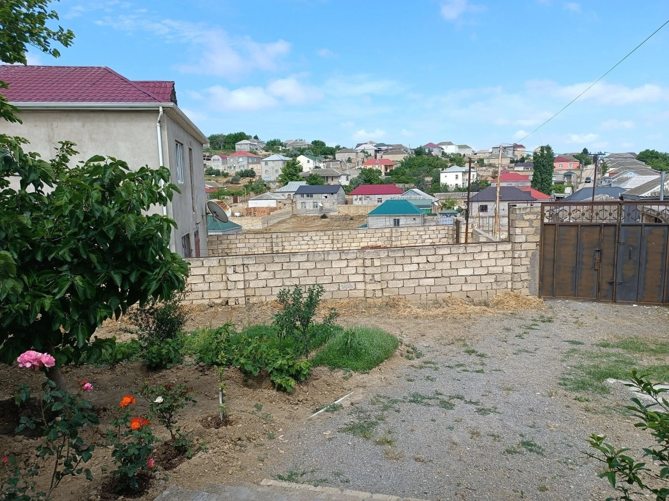 Satılır 4 otaqlı həyət evi 132 m²