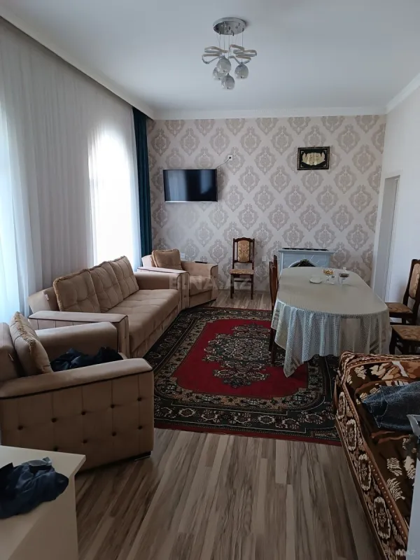 Satılır 4 otaqlı həyət evi 132 m²