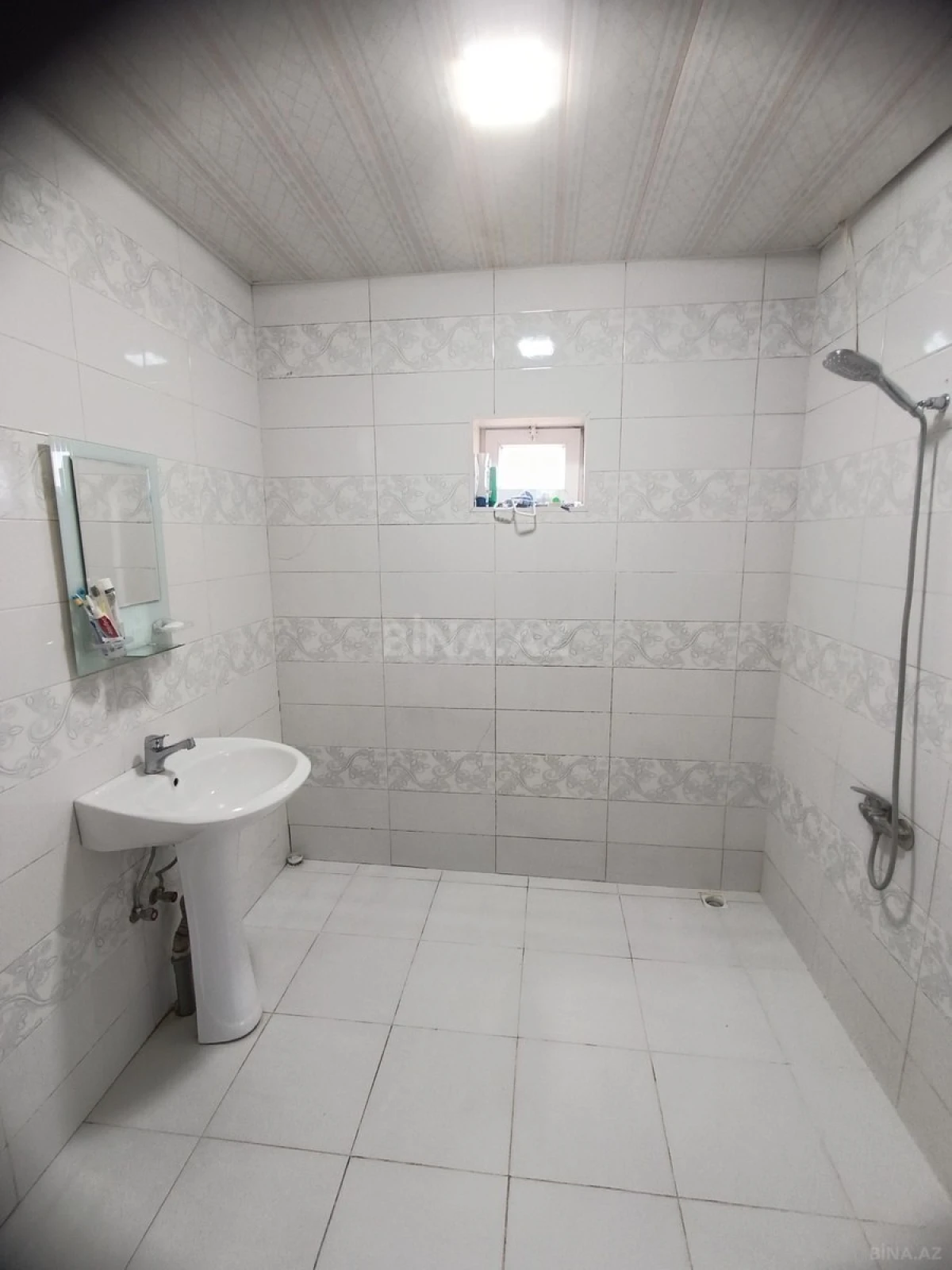 Satılır 4 otaqlı həyət evi 132 m²