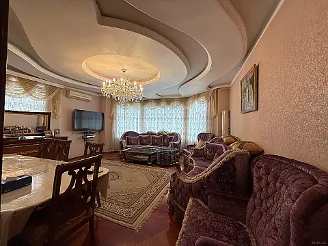Satılır 4 otaqlı mənzil 210 m²