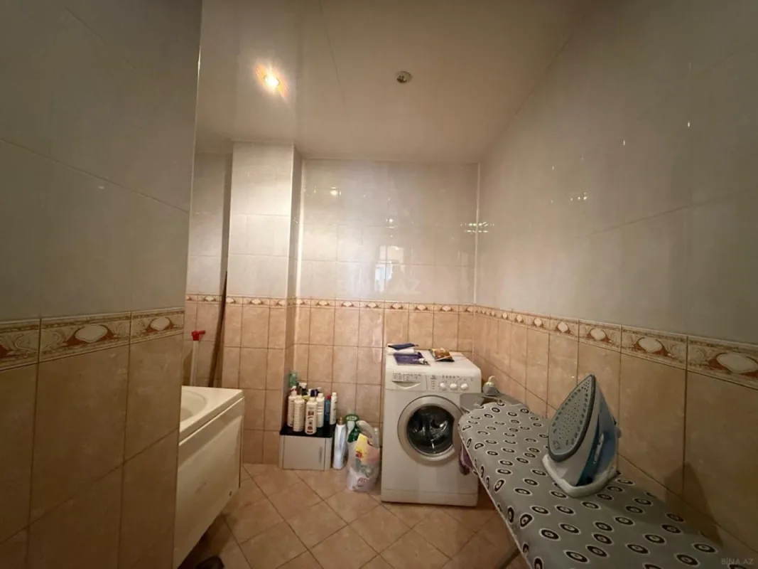 Satılır 4 otaqlı mənzil 210 m²
