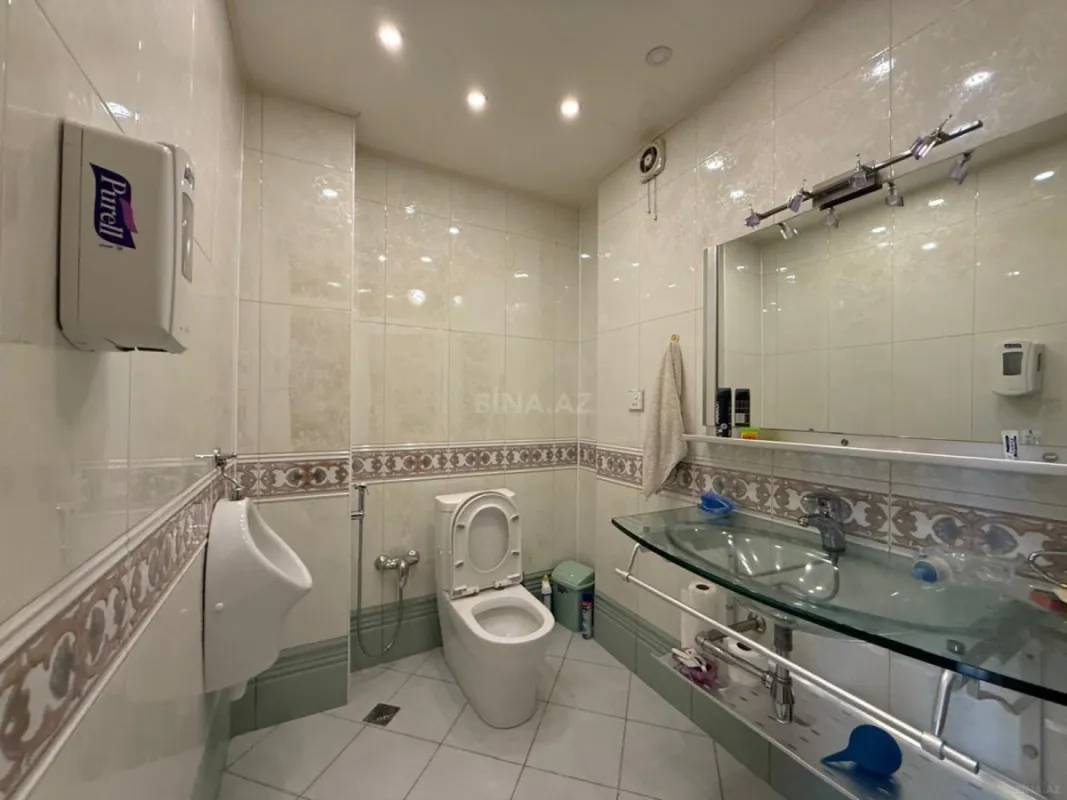 Satılır 4 otaqlı mənzil 210 m²