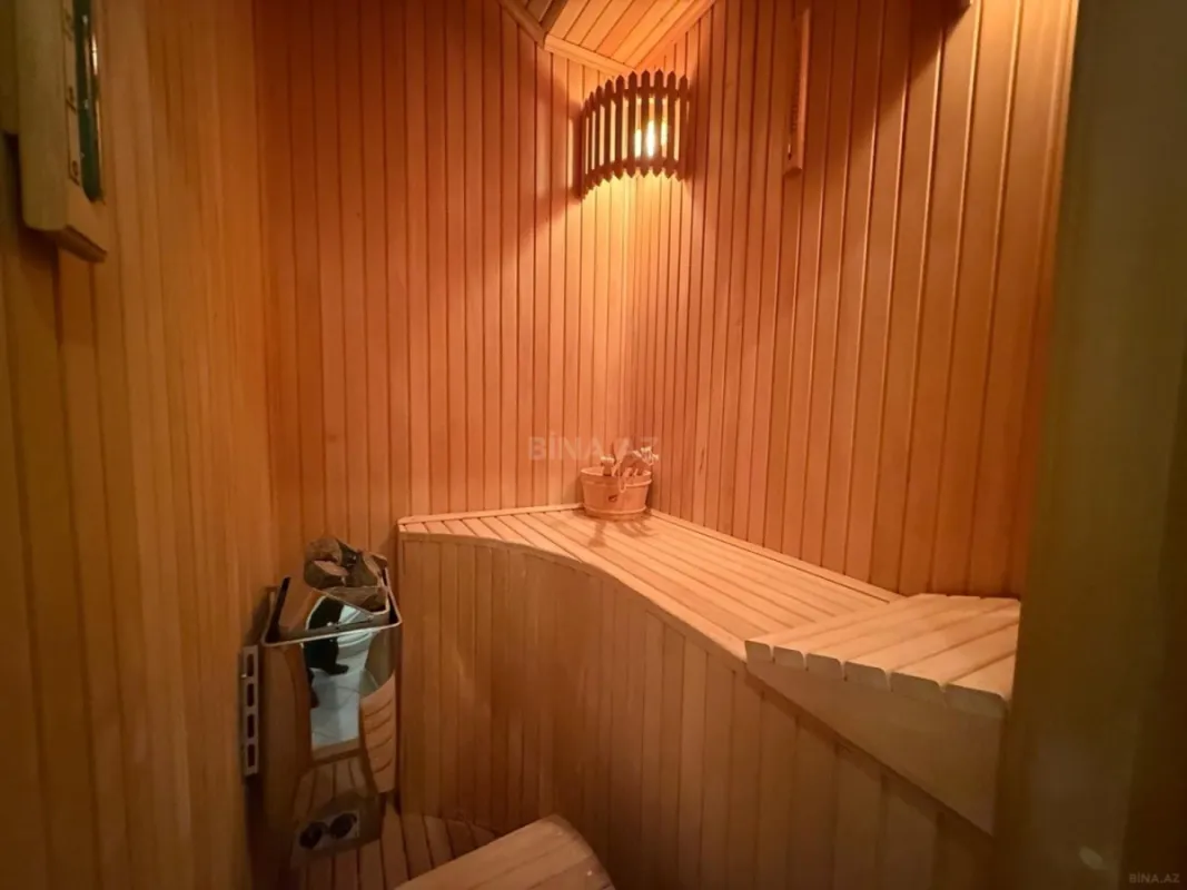 Satılır 4 otaqlı mənzil 210 m²