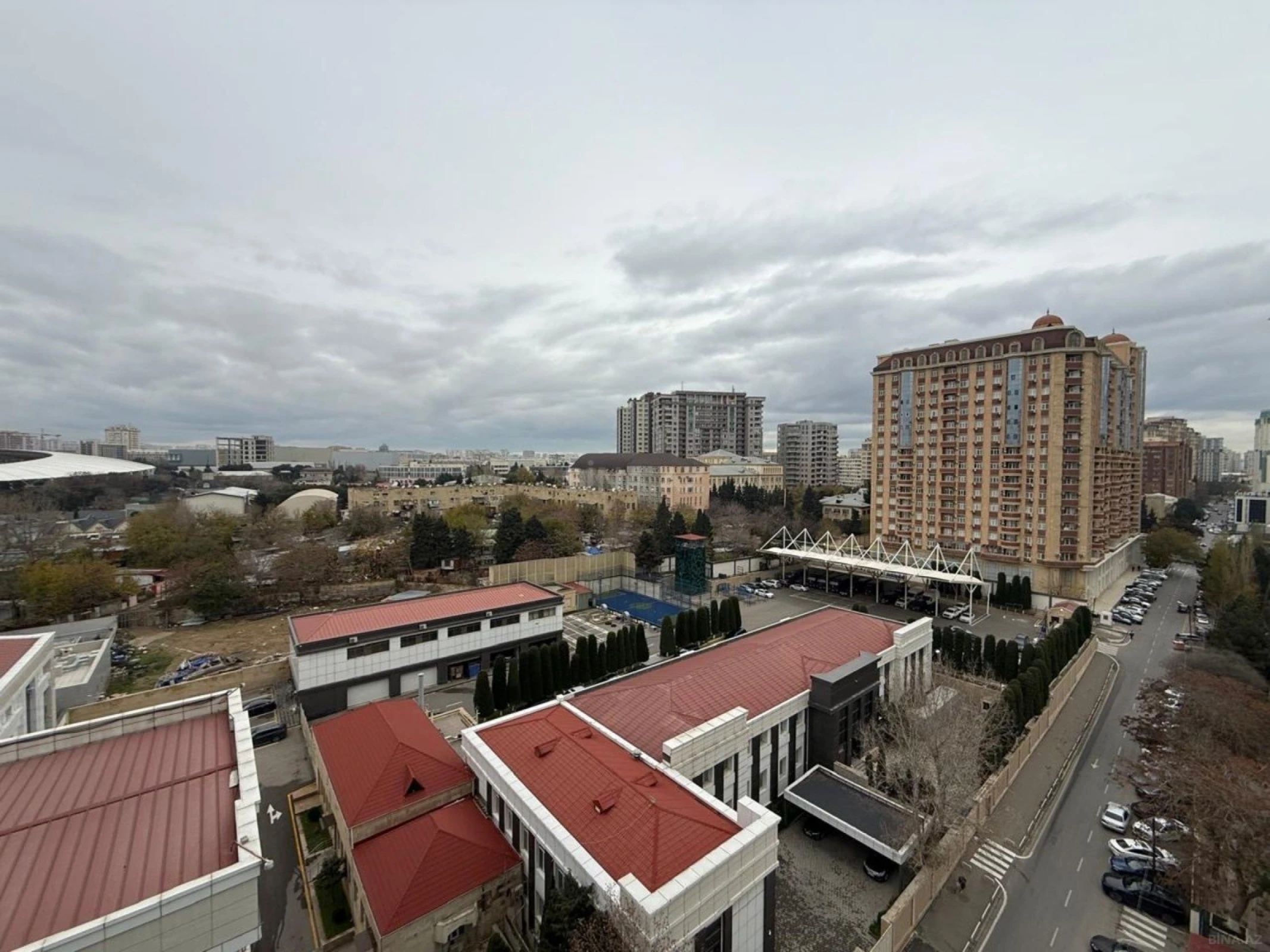 Satılır 4 otaqlı mənzil 210 m²