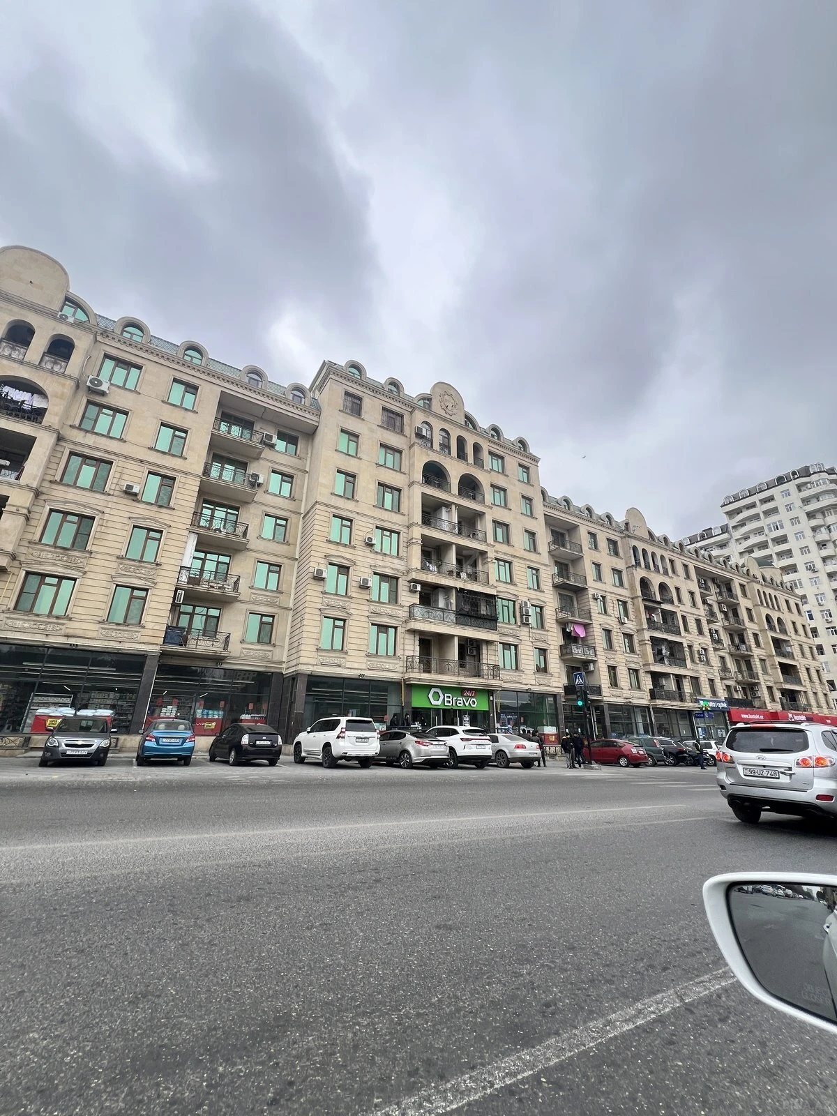 Satılır 2 otaqlı mənzil 66 m²