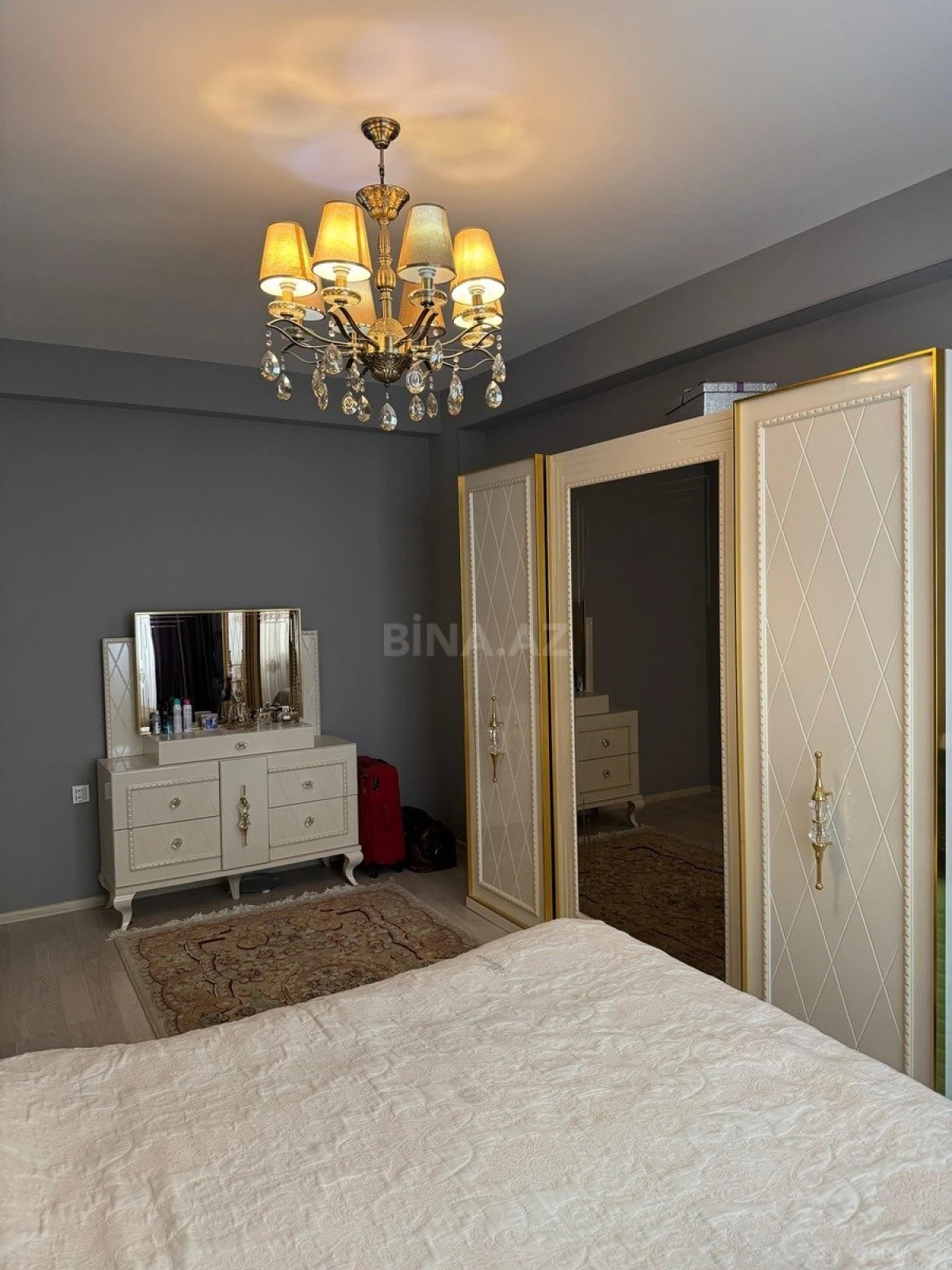Satılır 3 otaqlı mənzil 120 m²