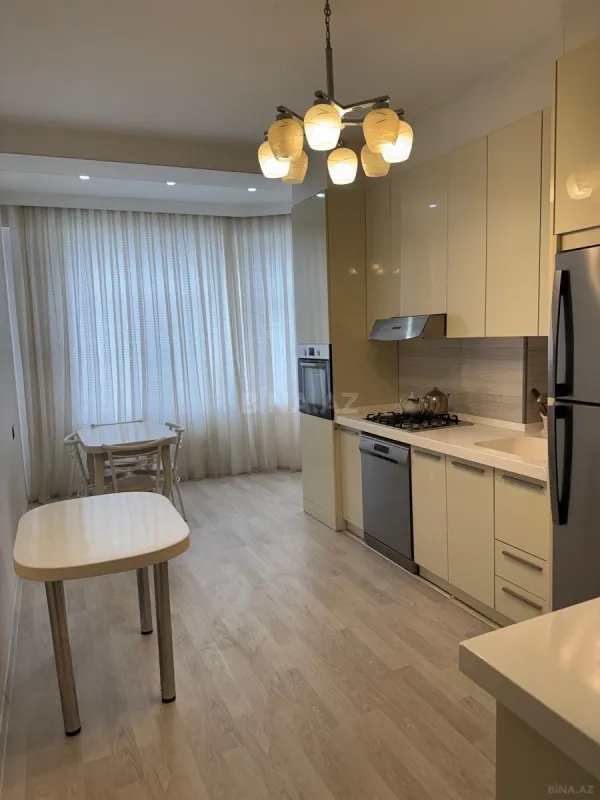 Satılır 3 otaqlı mənzil 120 m²