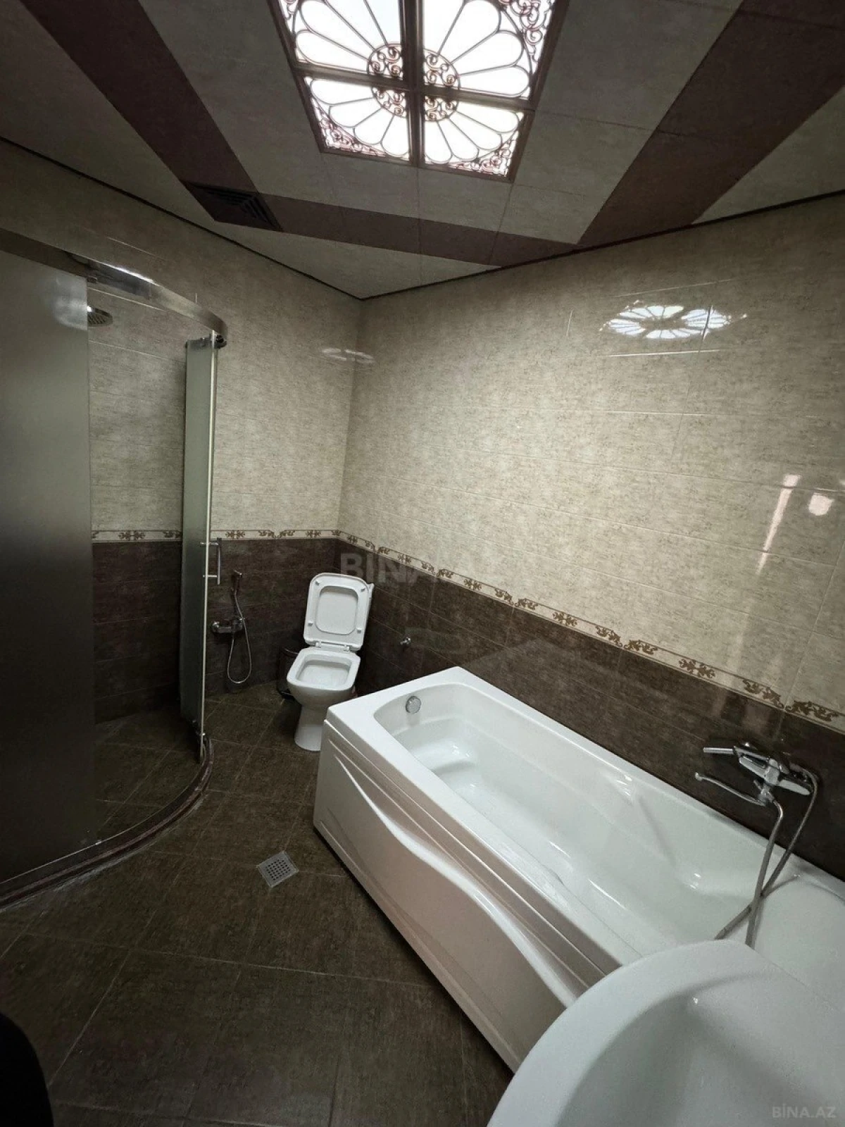 Satılır 3 otaqlı mənzil 120 m²