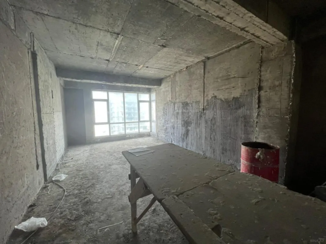 Satılır 4 otaqlı mənzil 152 m²