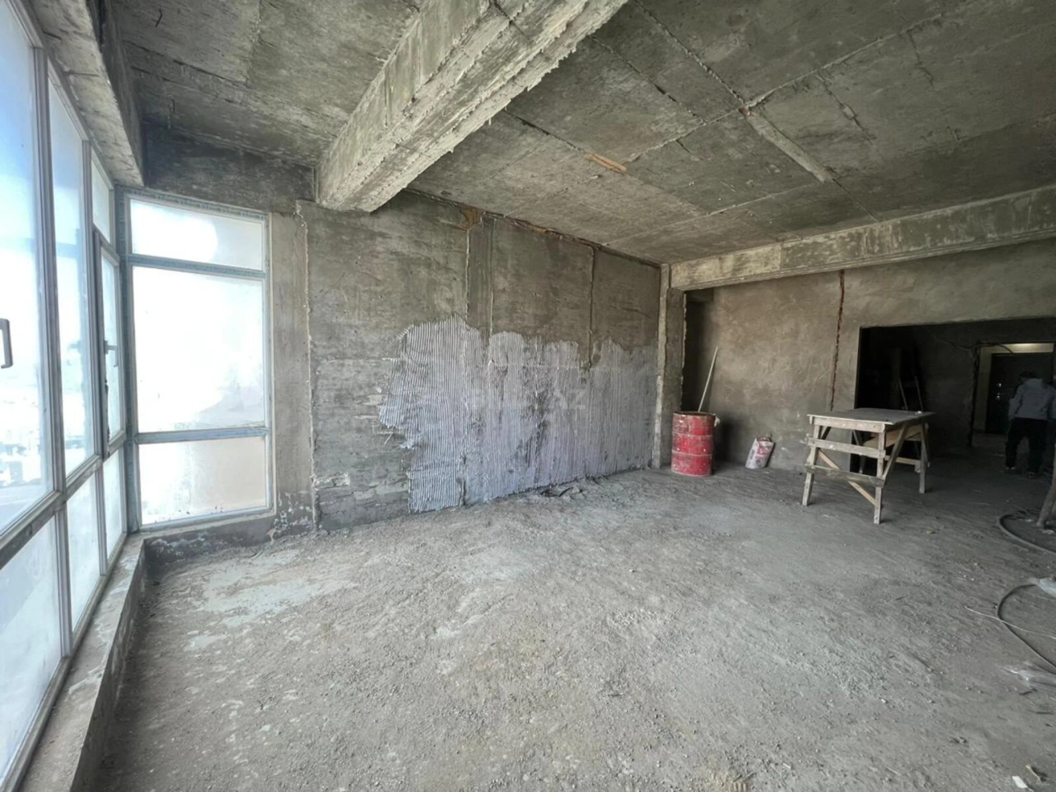 Satılır 4 otaqlı mənzil 152 m²