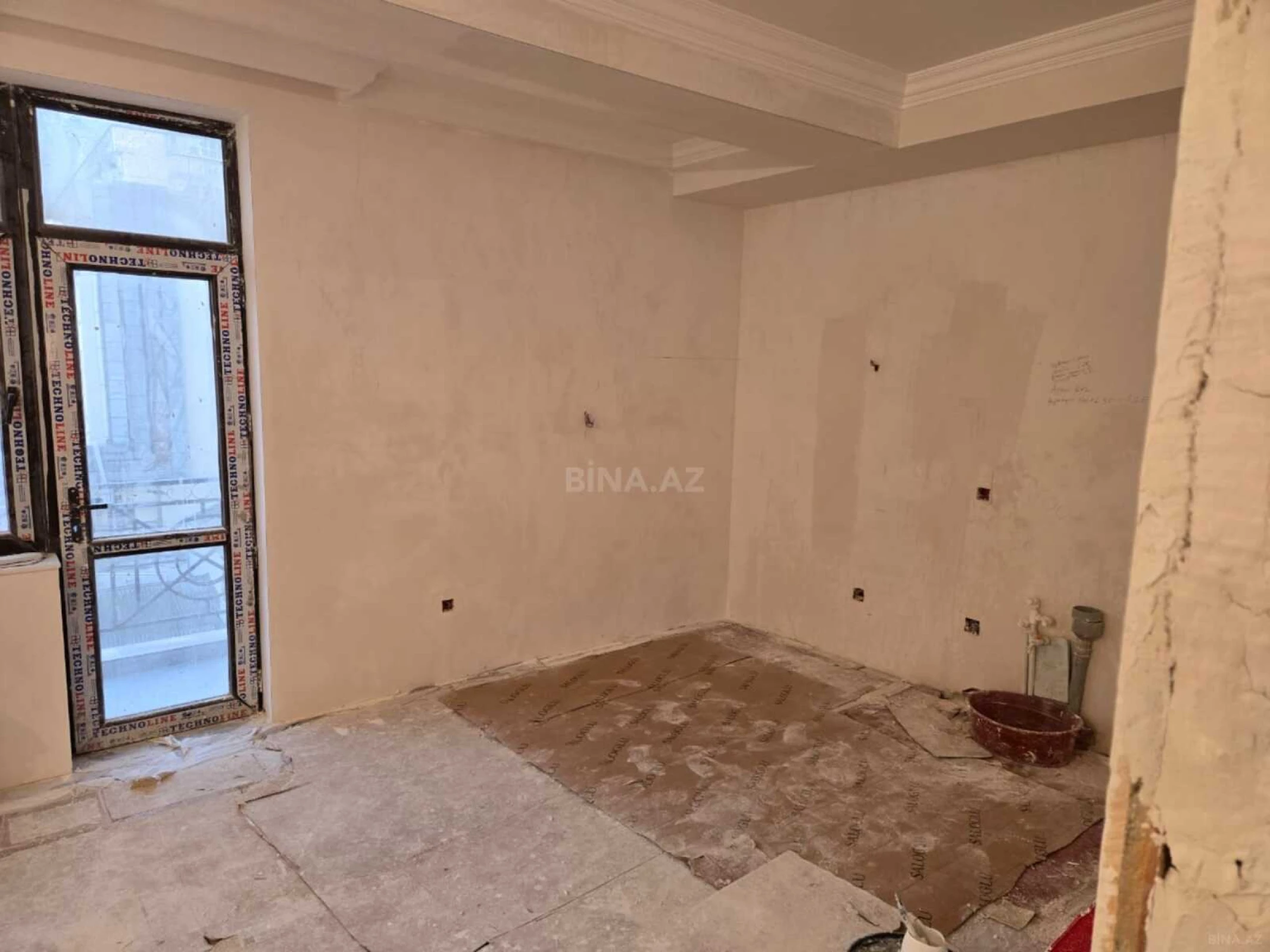 Satılır 3 otaqlı mənzil 137 m²