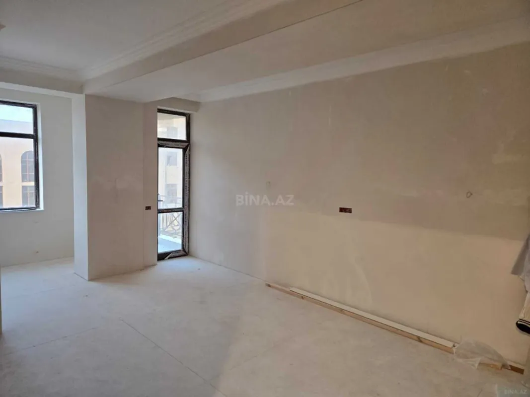 Satılır 3 otaqlı mənzil 137 m²