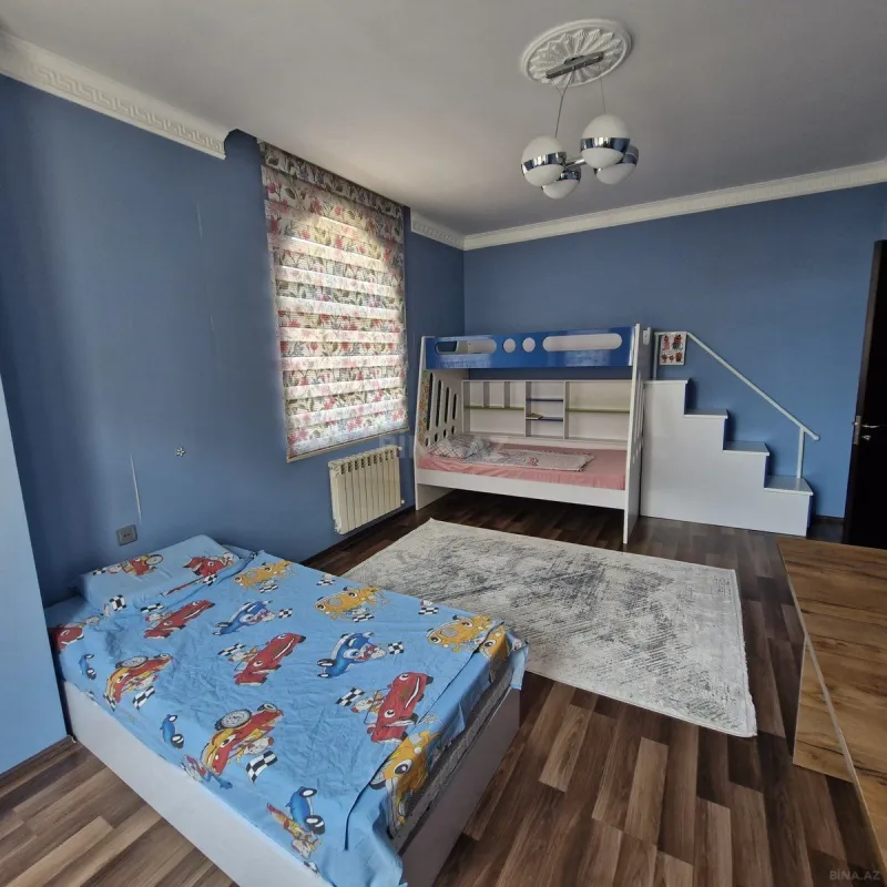 Satılır 8 otaqlı həyət evi 375 m²